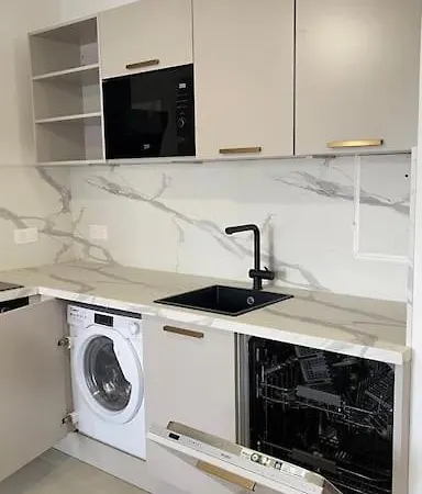 Bel A 5 Mn De Paris Tres Proche Metro 13 Et 14 Apartment